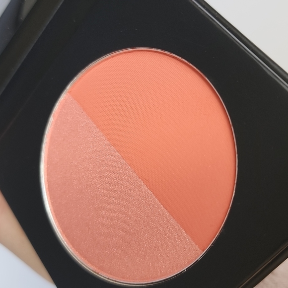 Araceli Las Flores Blushes - Dahlia & Laelia - Picture 5 of 11